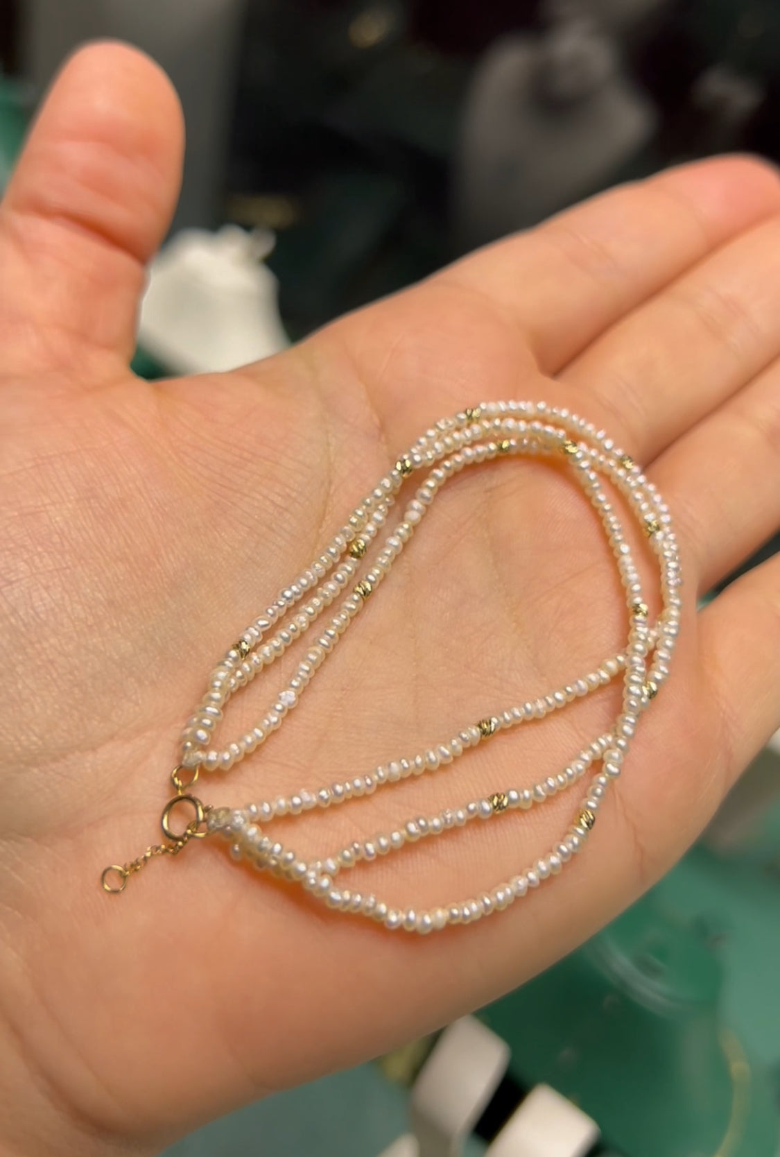Bracelet perle naturelle avec boules en Or 18 carats