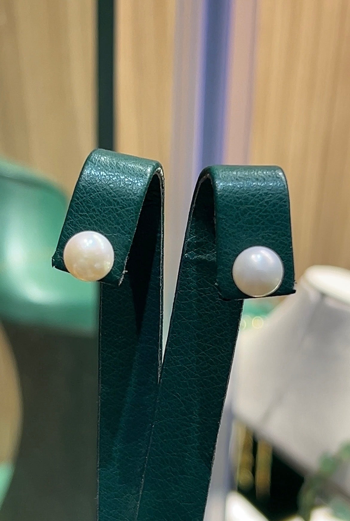 Boucle D’oreille en Or18k avec johar naturelle