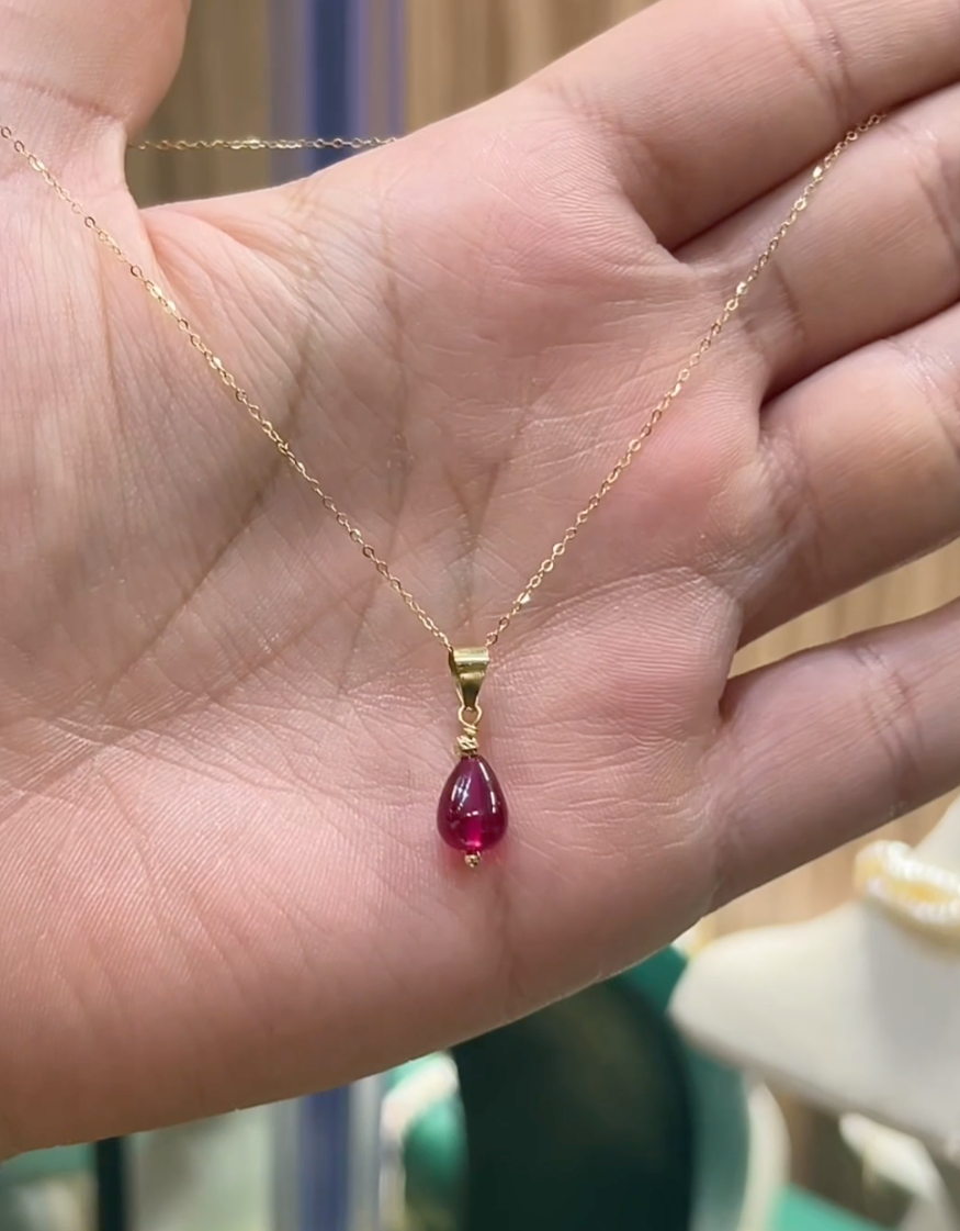 Collier RUBY en Or 18k