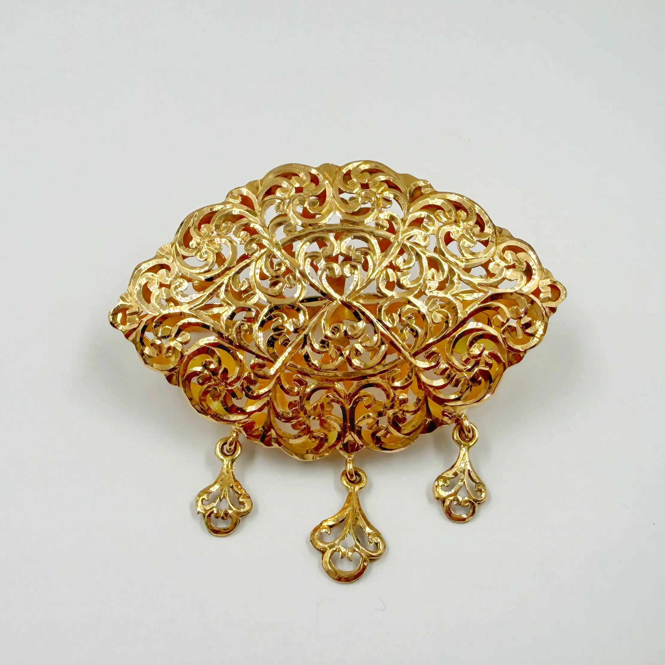 Broche traditionnelle Tekhram en or rose