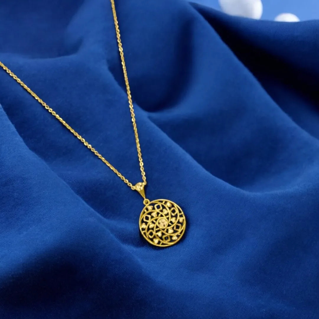 Collier avec Pendentif Filigrane en Or 18K