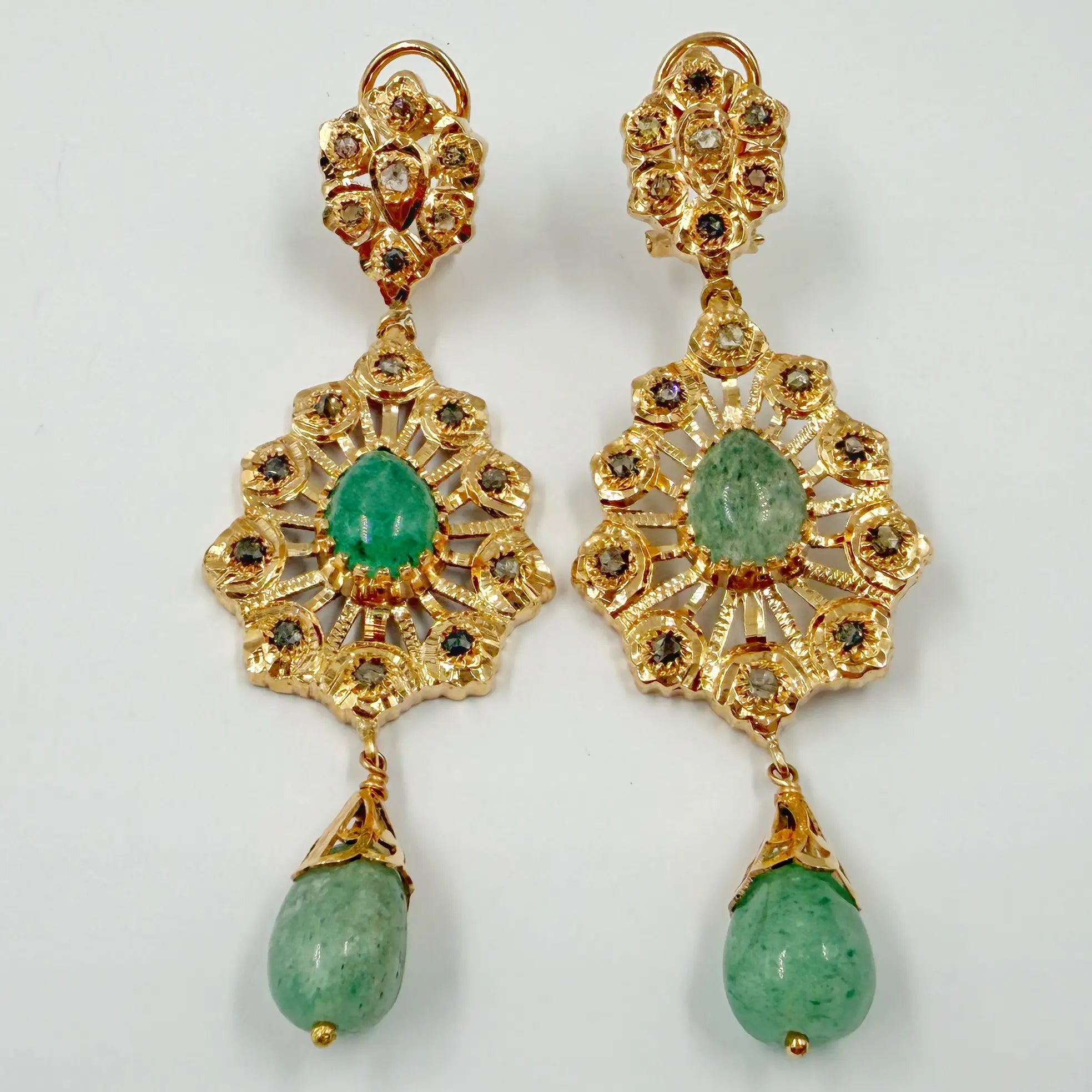 Boucles d'oreilles traditionnelles en or rose rosace avec pierres vertes et bellouta
