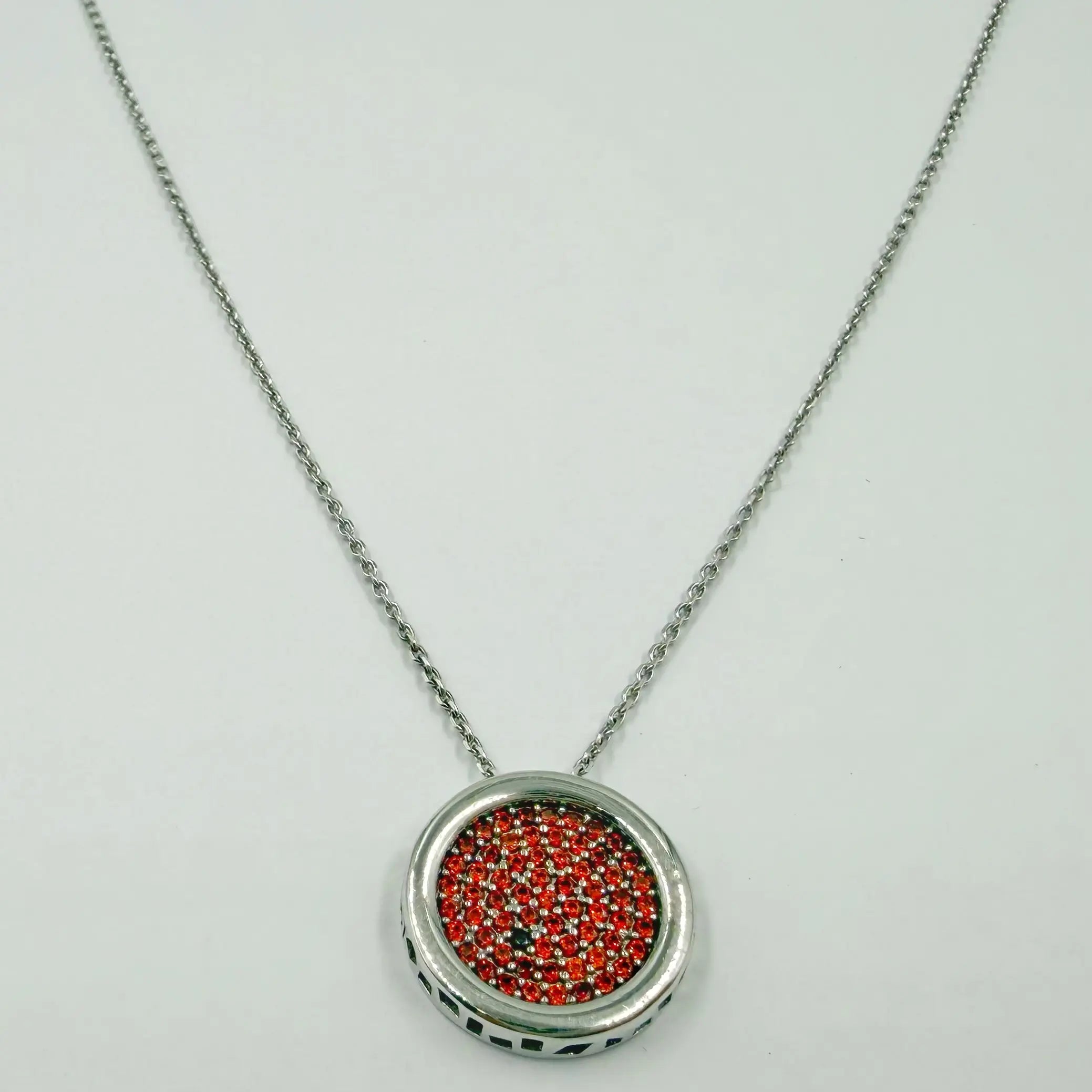 Collier Rubis en Or Gris 18K