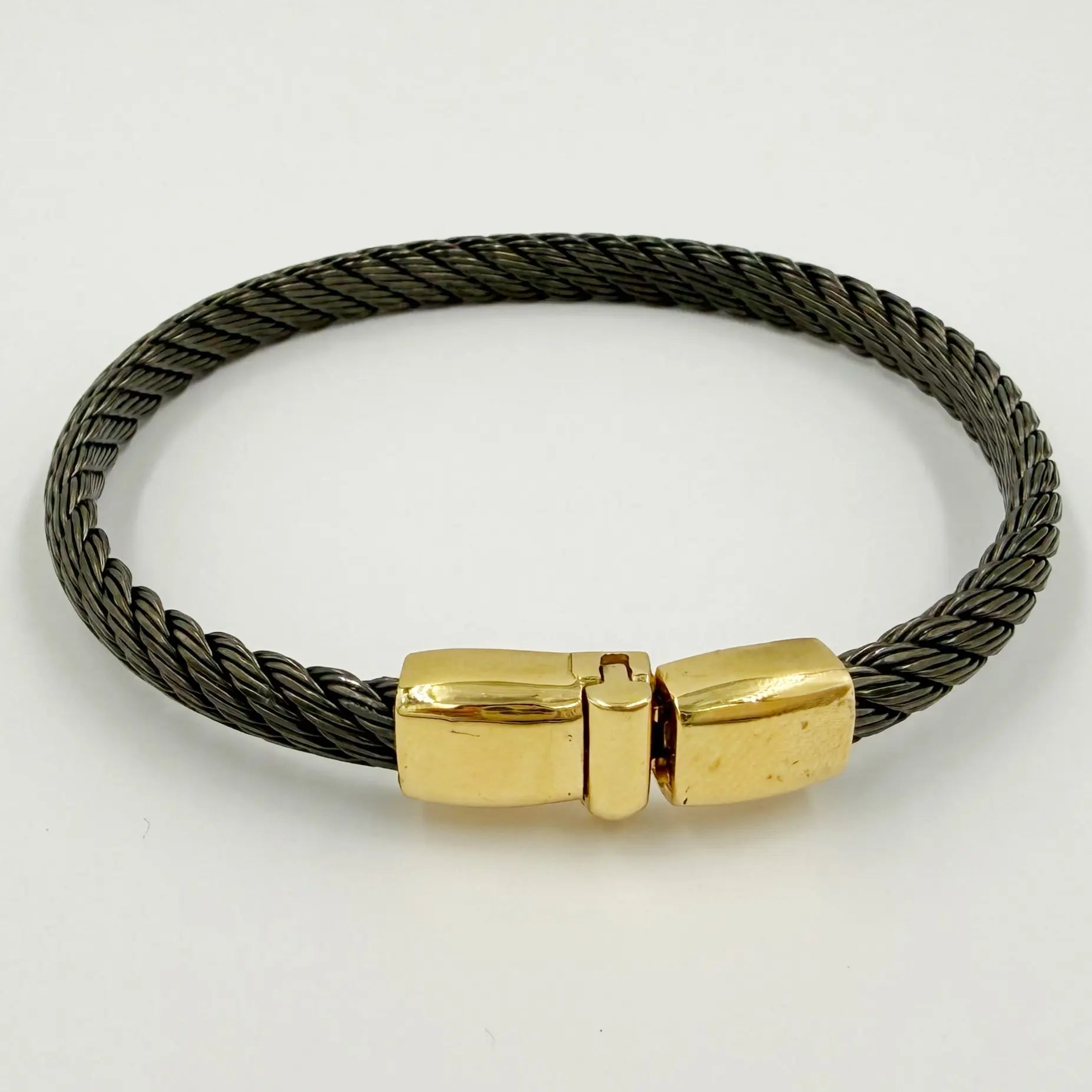 Bracelet homme en acier noir et fermoir en or jaune