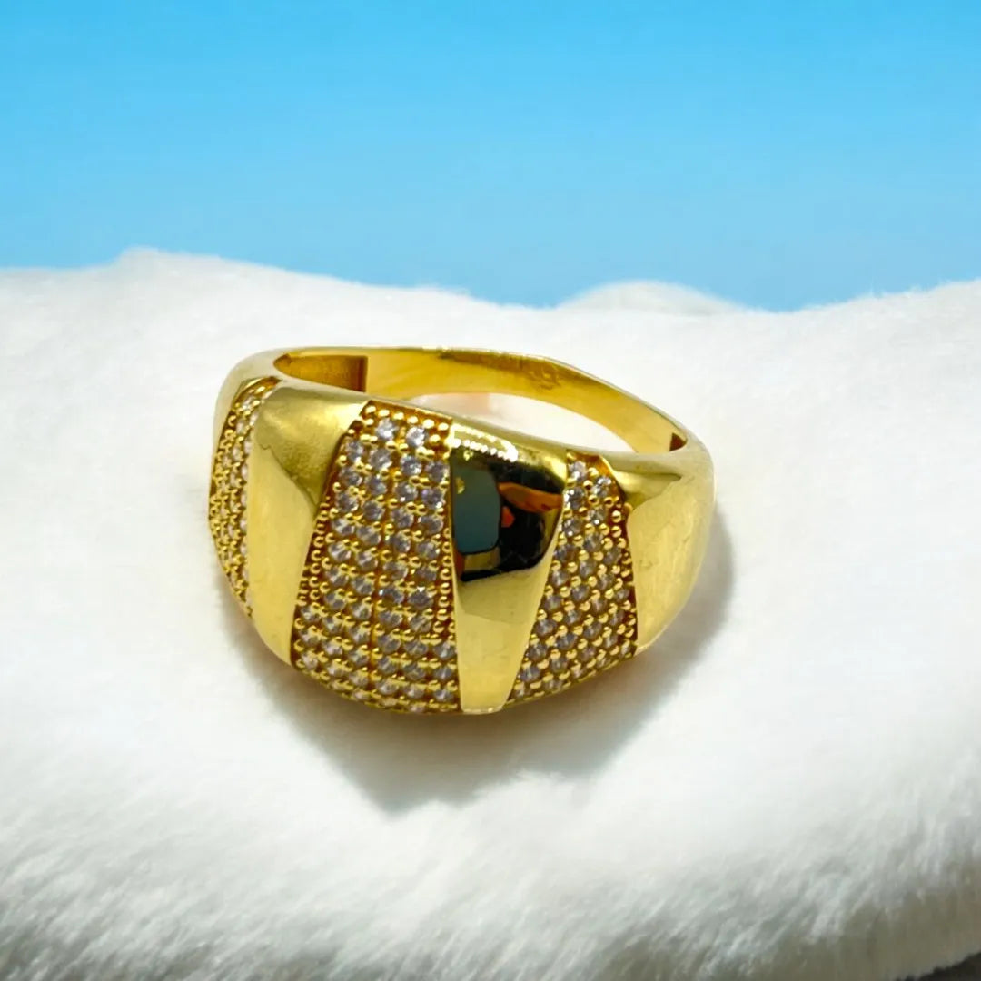 Bague Moderne Sertie en Or 18K – Élégance et Style