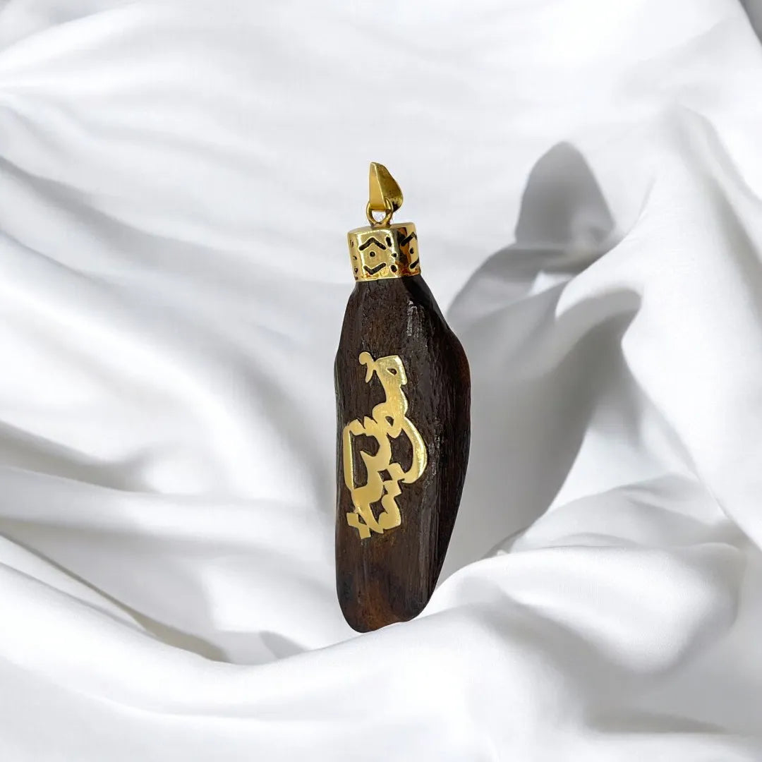 Pendentif OUD en Or 18k – Artisanat Raffiné