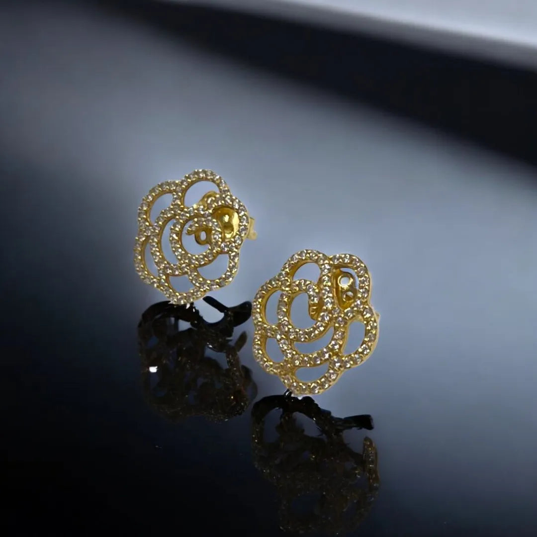 Boucles d’Oreilles Fleur en Or 18K