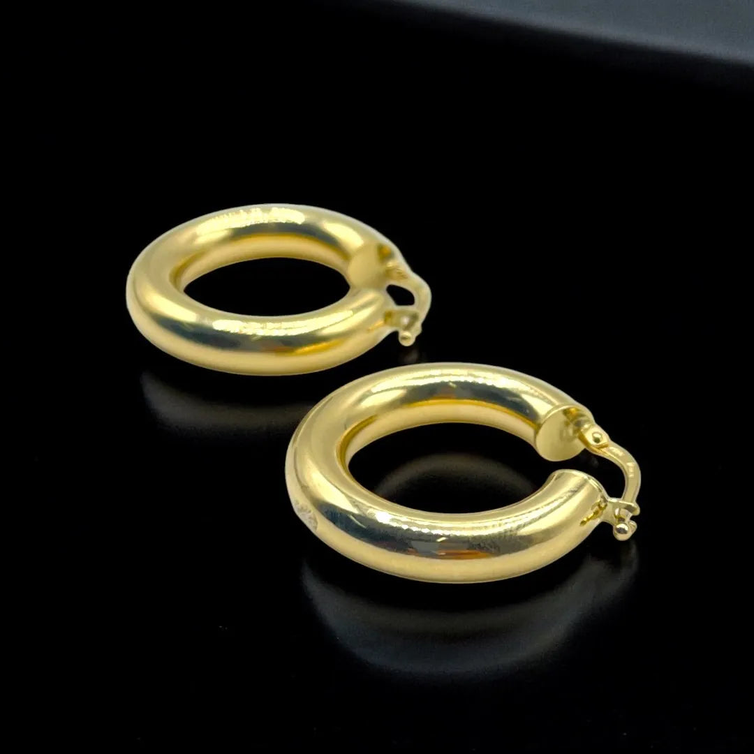 Boucles en Or 18k – Simplicité et Élégance