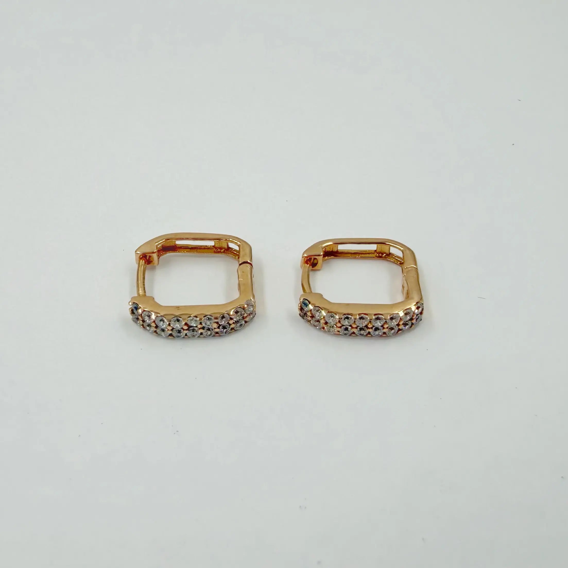 Boucles d'Oreilles Pavées Rectangulaires en Or Rose 18K