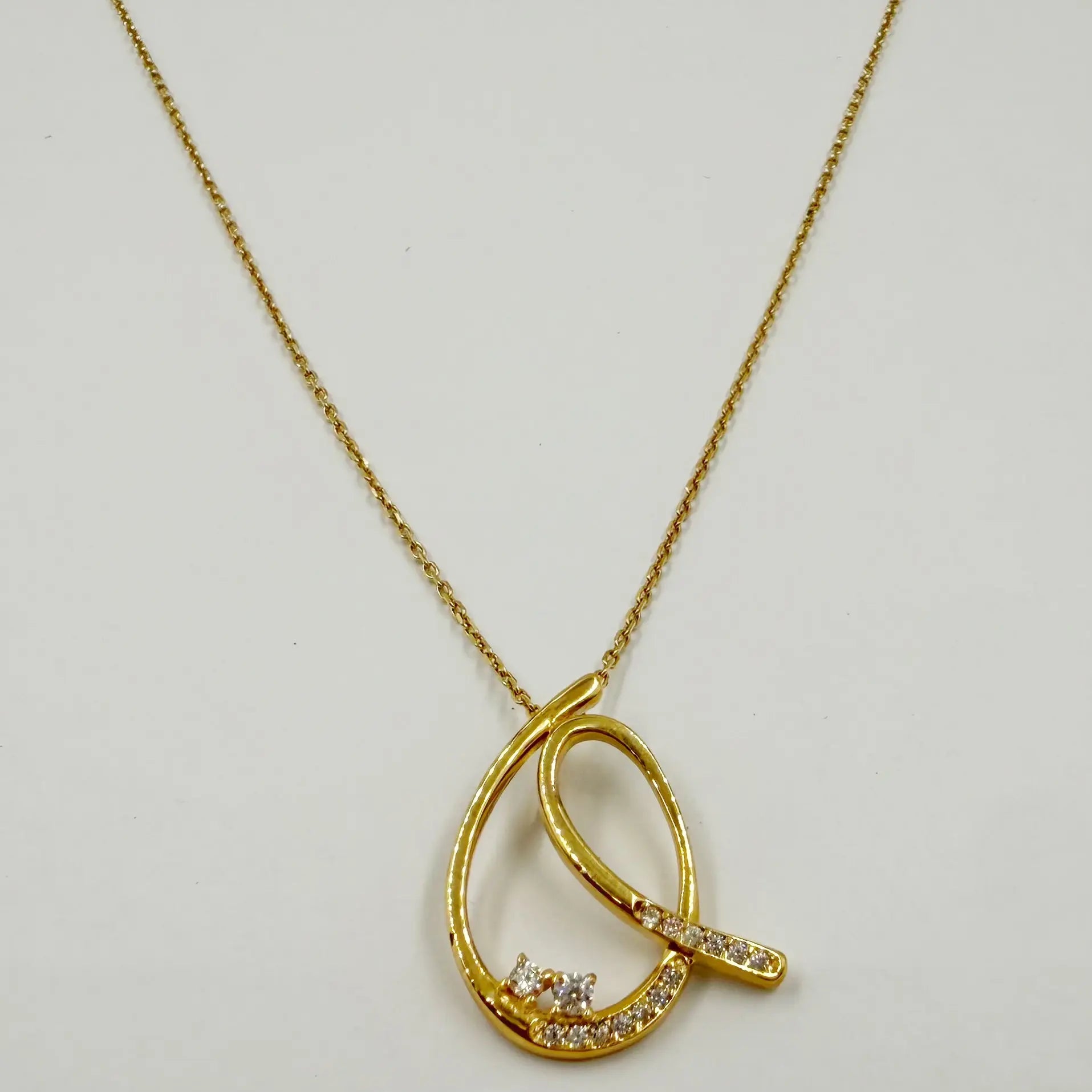 Collier Lettre O en Or Jaune 18K