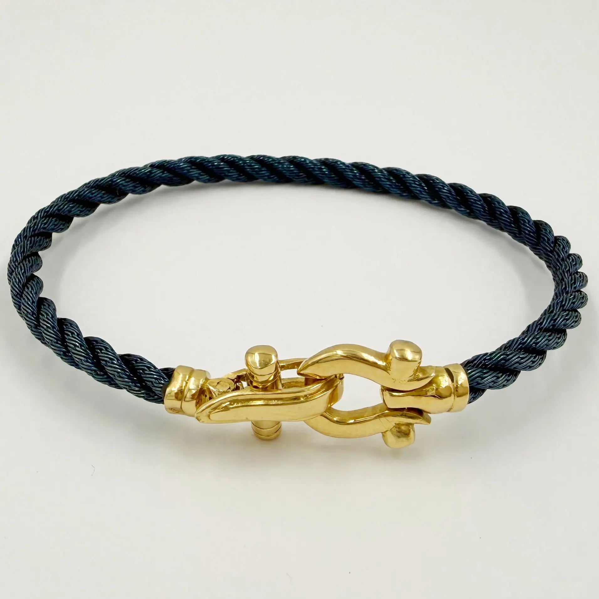 Bracelet homme en acier bleu et boucle en or jaune
