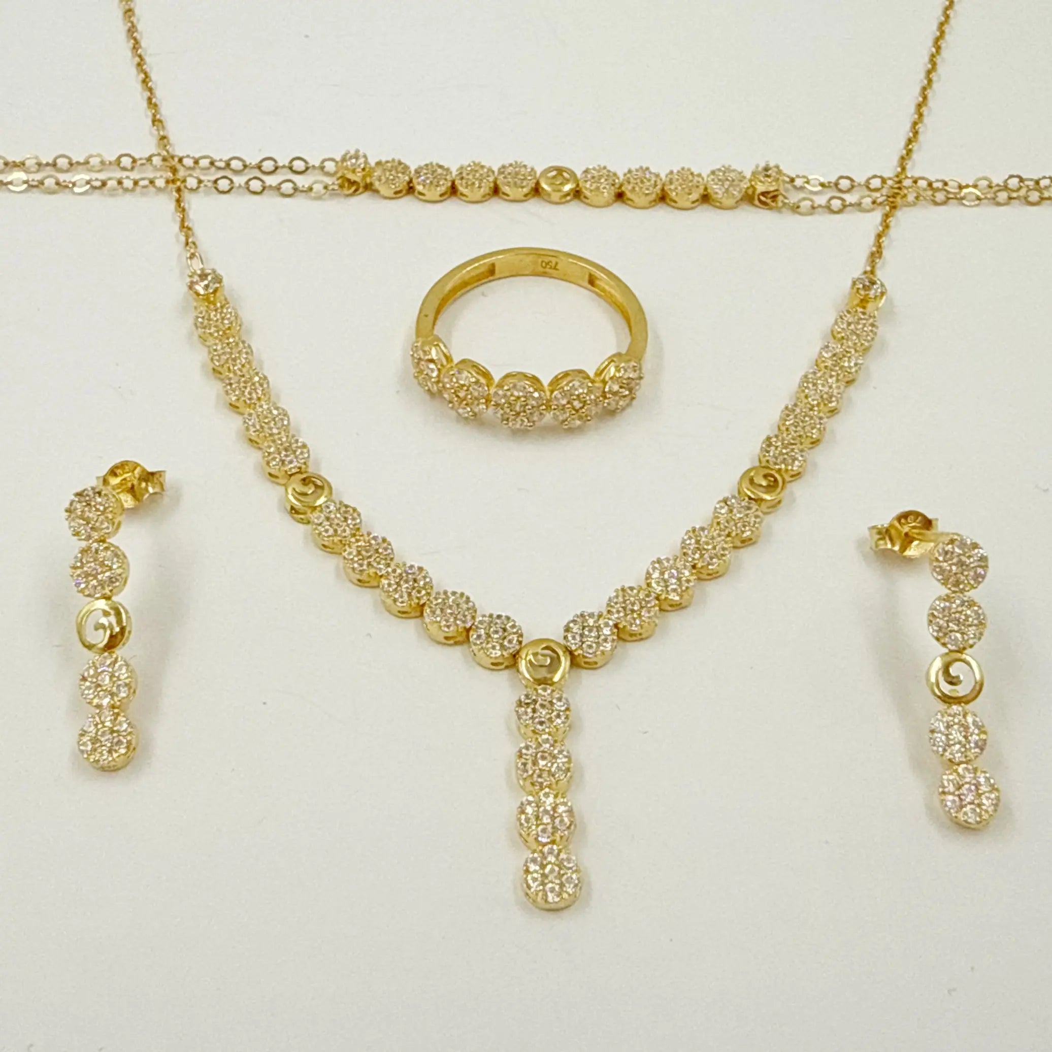 Détail de bijou en or 18K