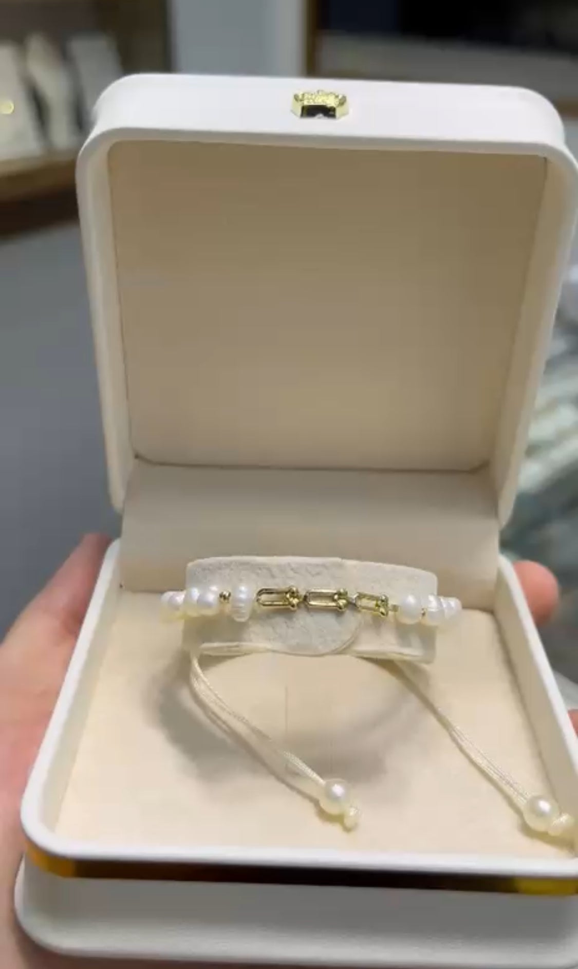 Cordon Tifany en Or 18 carats 😍⭐️. Ajustable et efficace 💯