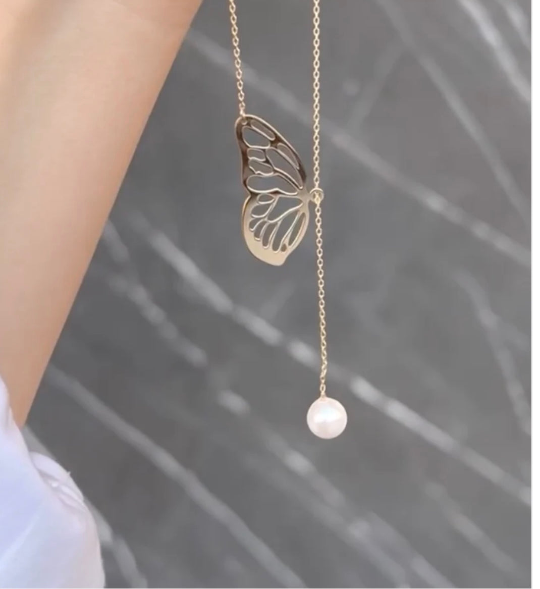 Collier papillon D’or en Or18k