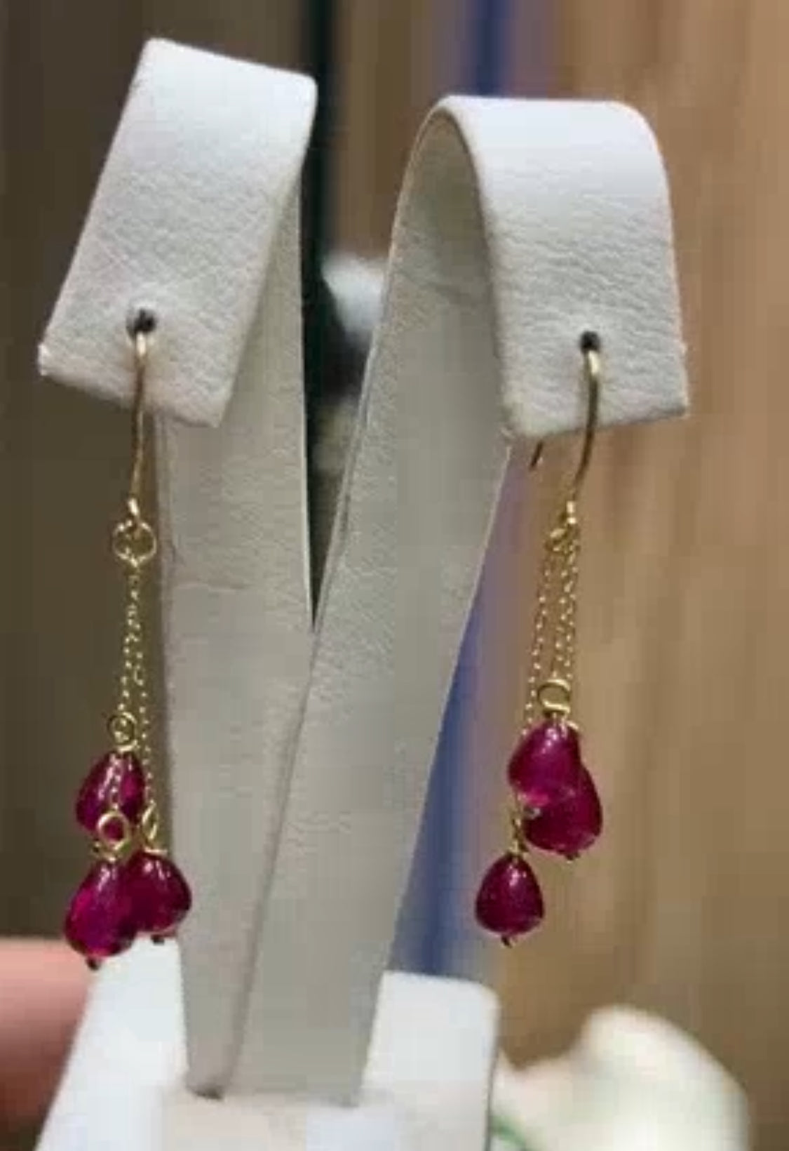 Boucle rouby en Or 18 carats