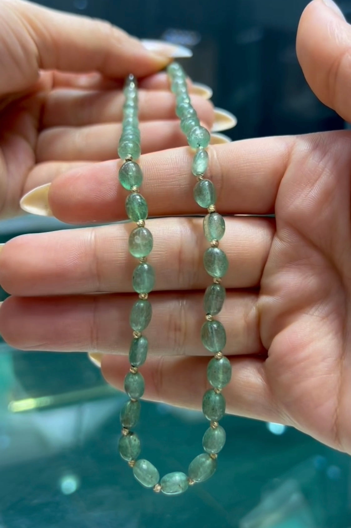 Collier en perles vertes naturel 💯avec boules en Or 18 carats