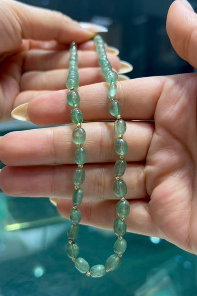 Collier en perles vertes naturel 💯avec boules en Or 18 carats