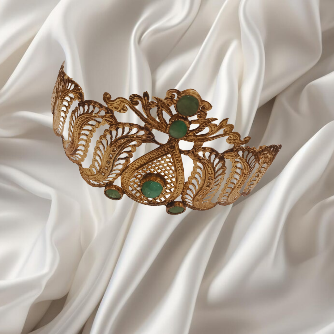 Couronne en Or 18k serti en émeraude et gravé