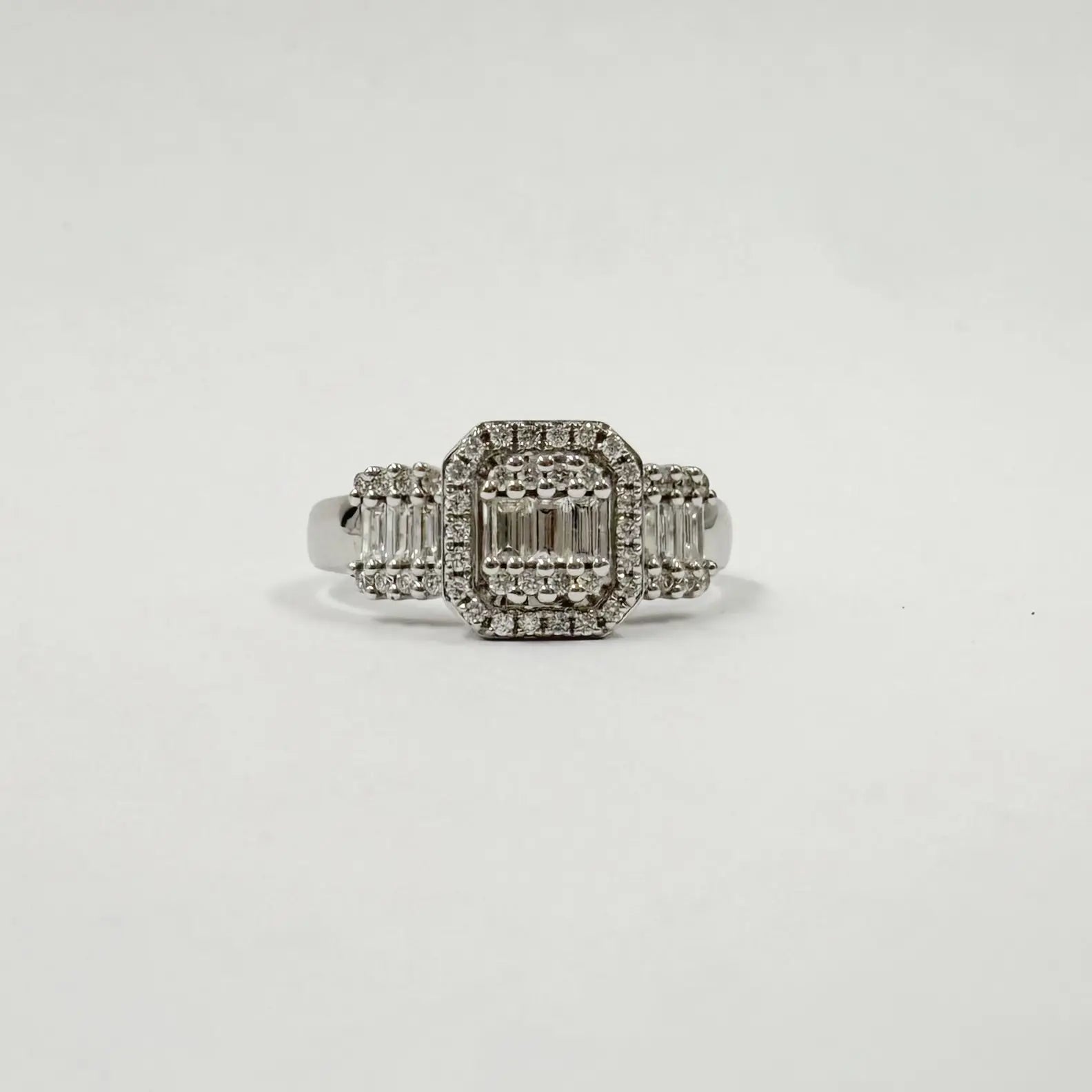 Alliance trilogie en or gris sertie de diamants – 0,49 ct