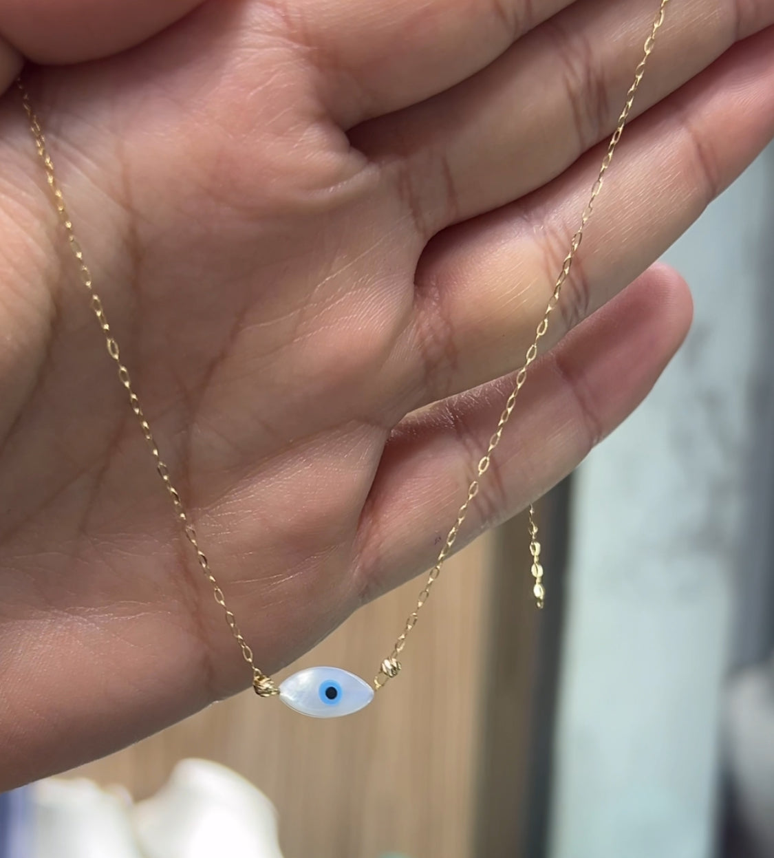 Collier « eye » en Or 18 Carats. Très chic