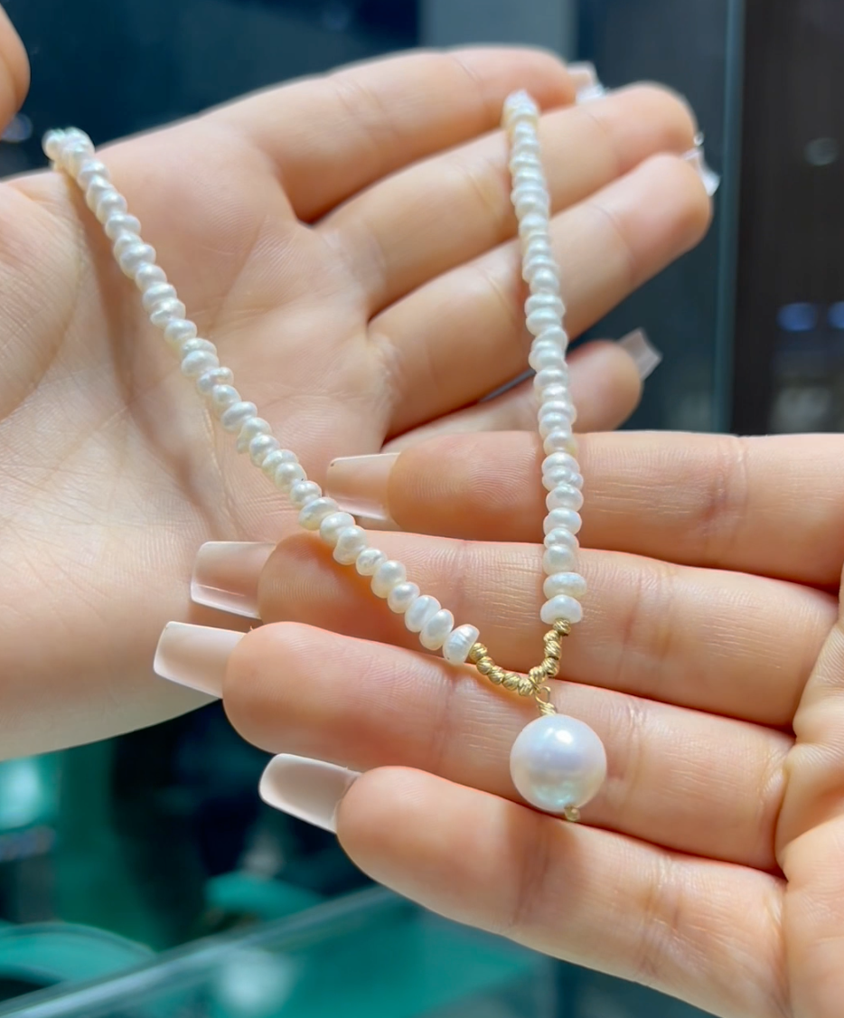 Collier NELIA  en Or 18k Avec Pierres Johar Naturelles