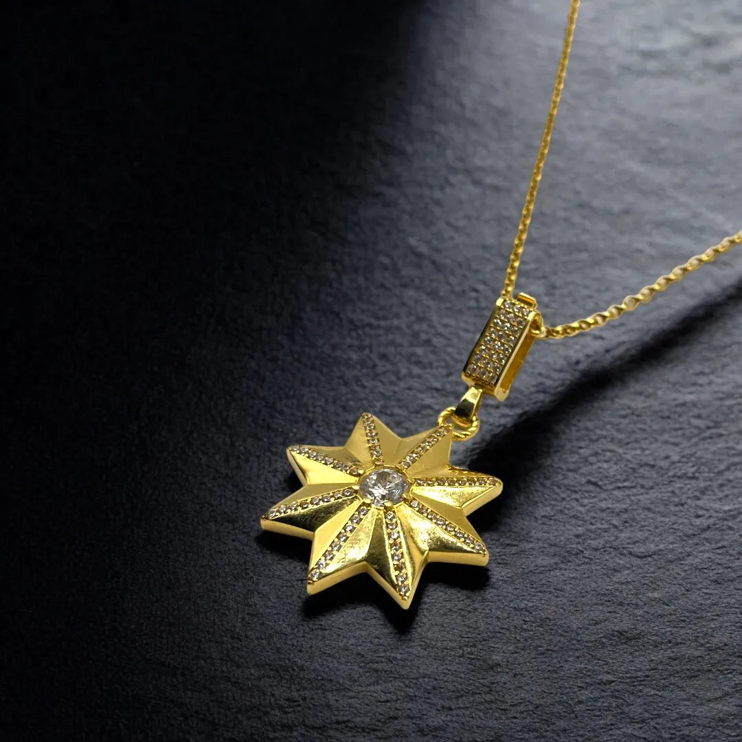 Collier avec Pendentif Étoile en Or 18K