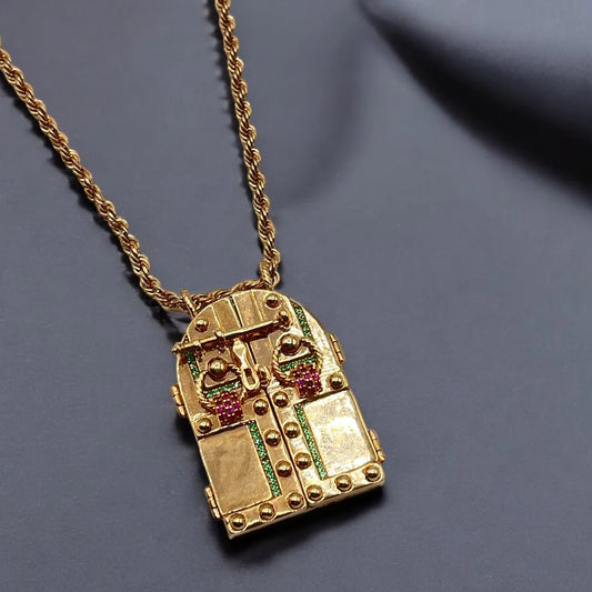 Sautoir en Or Rose 18K – Évocation des Portes Anciennes Marocaines