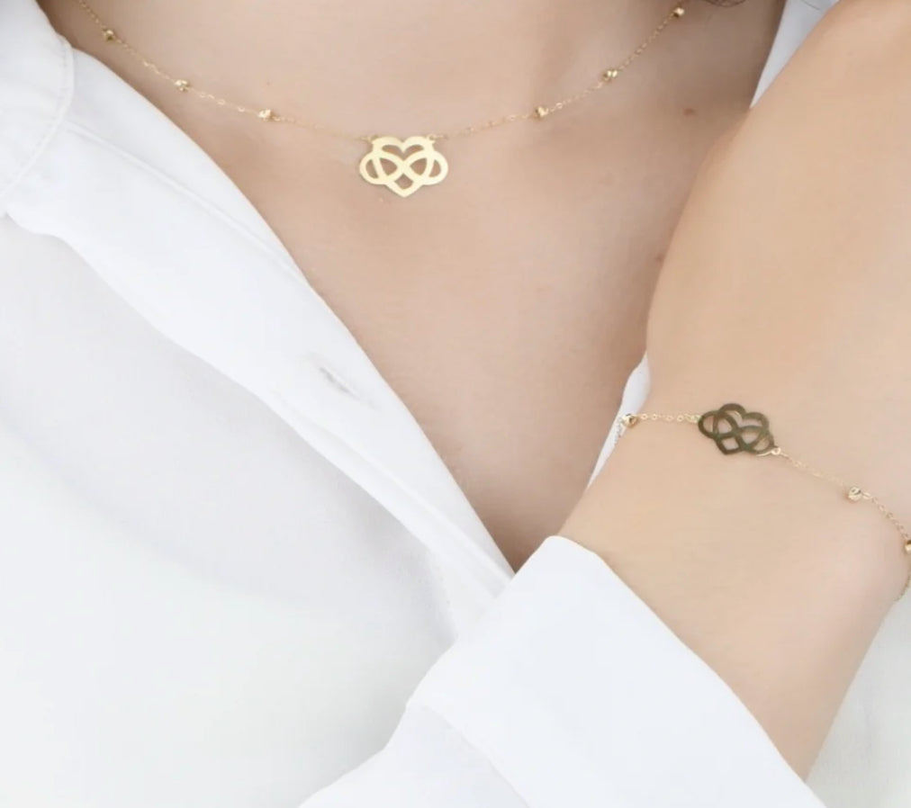 Ensemble Amour 😍 infini en Or 18k .