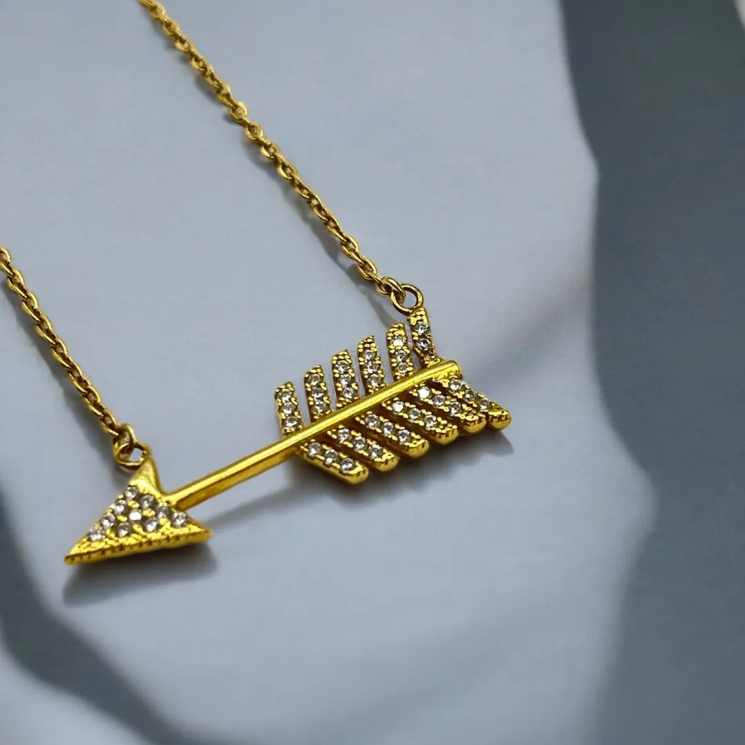 Collier avec Pendentif Flèche en Or 18K