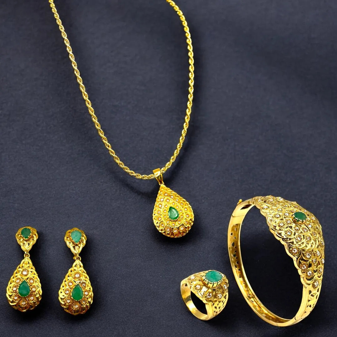 Ensemble Traditionnel en Or 18K avec Émeraudes