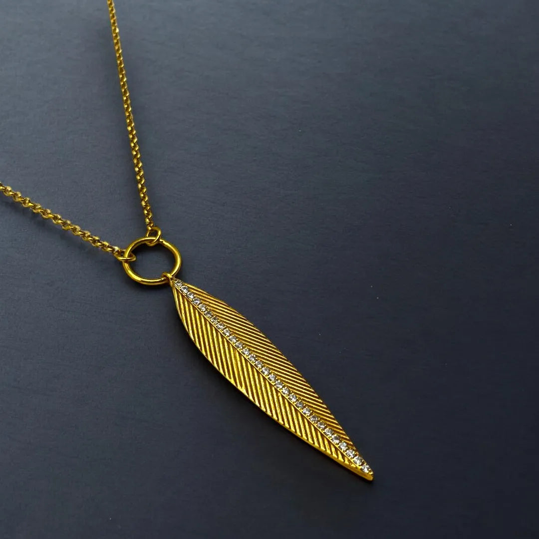 Sautoir avec Motif Plume en Or 18K