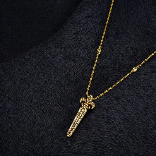 Collier avec Pendentif Épée en Or 18K
