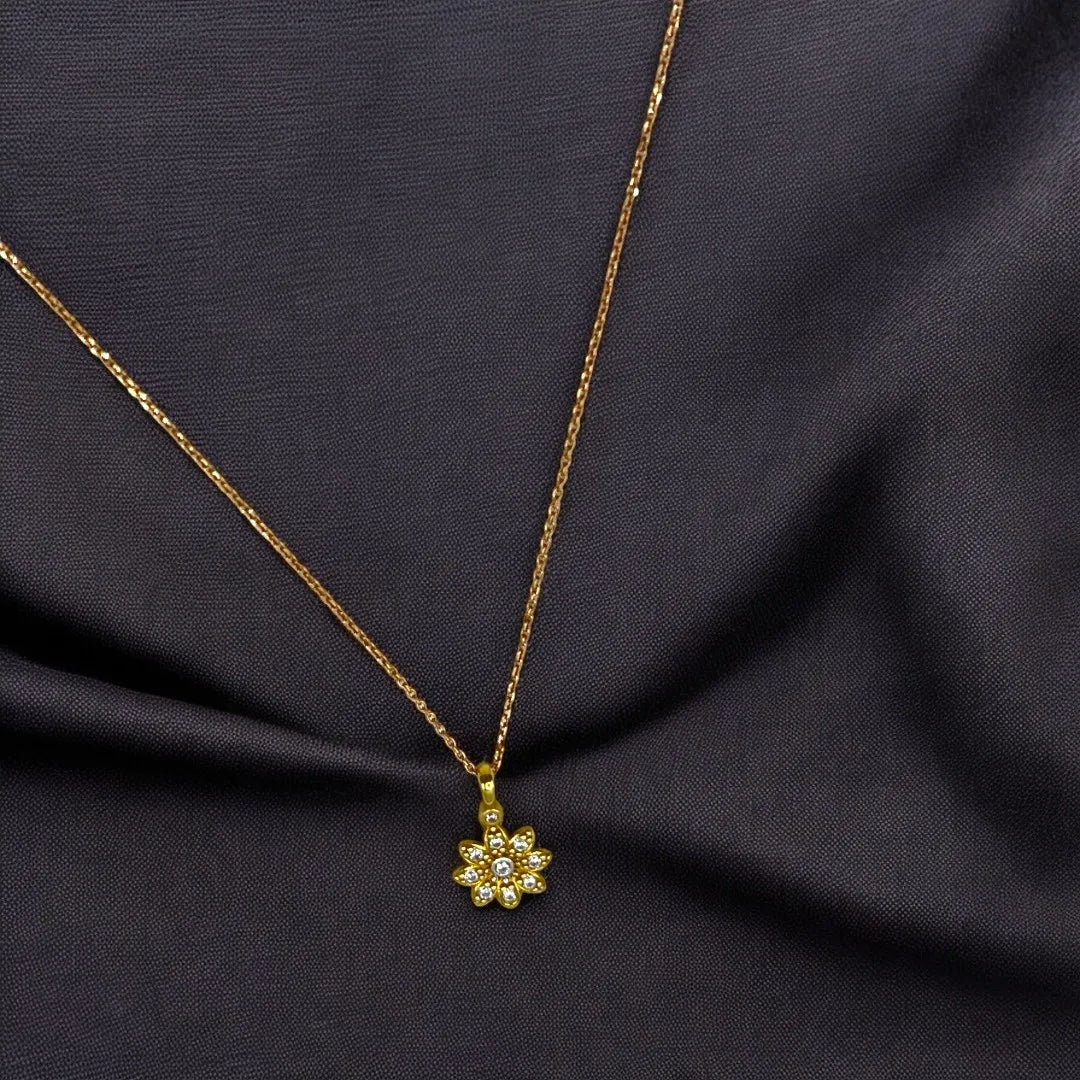 Chaîne avec Pendentif Fleur en Or 18k