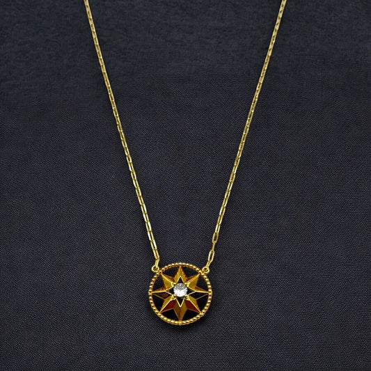 Chaîne Avec Pendentif Rose Des Vents