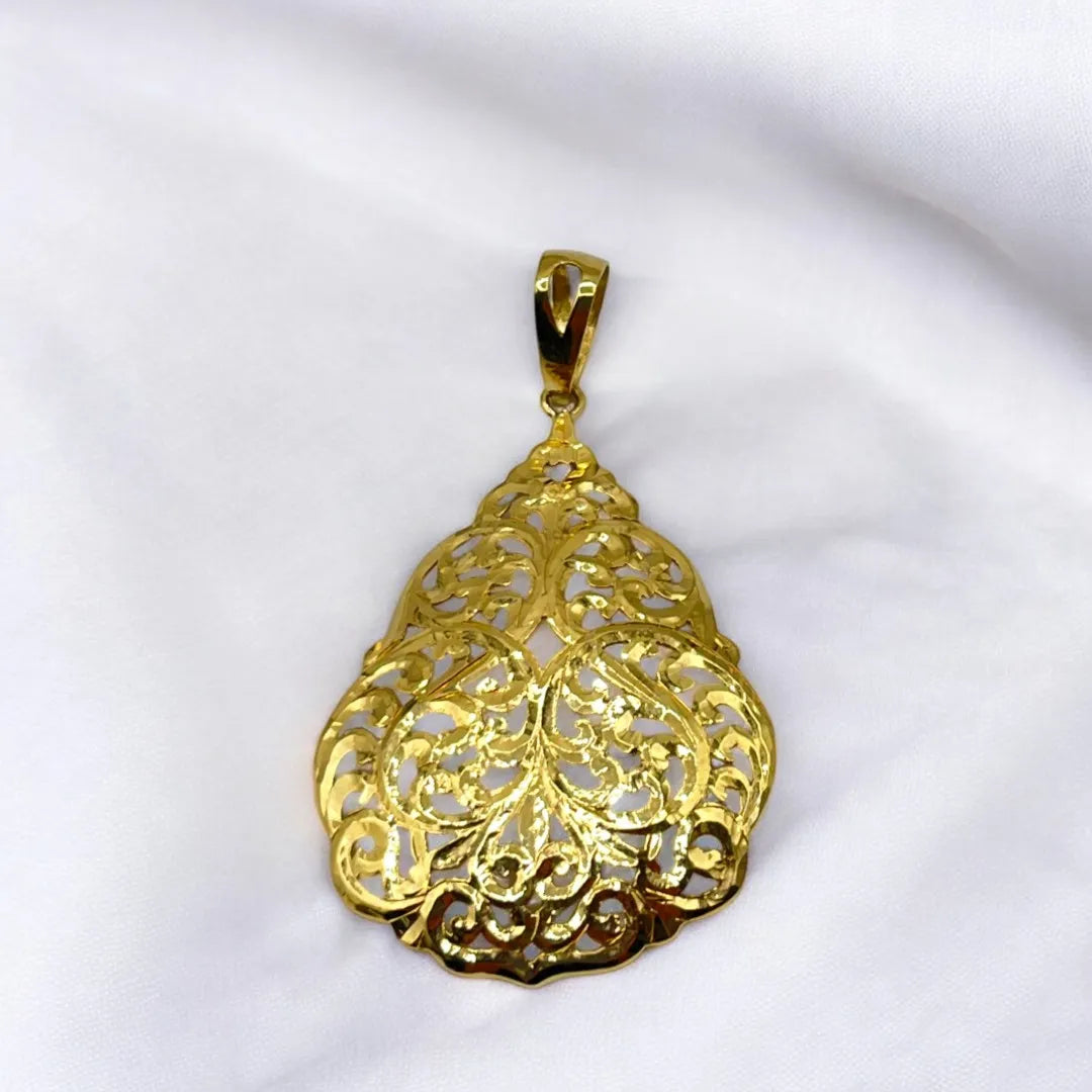 Pendentif Traditionnel en Or 18k