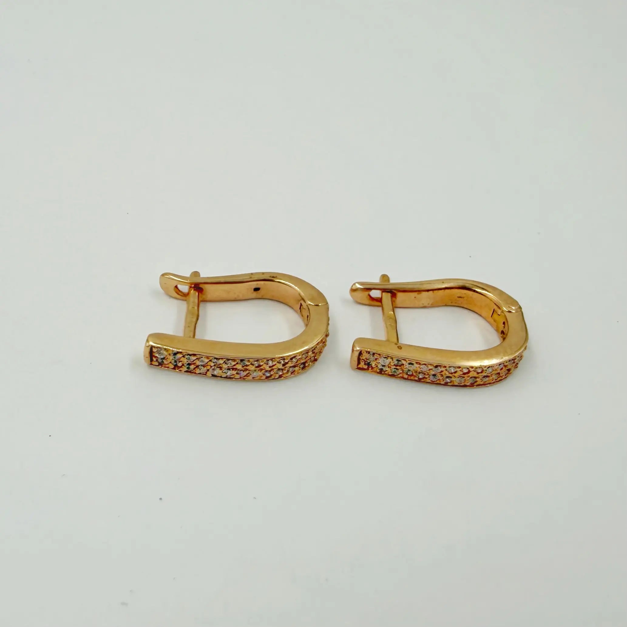 Boucles d'Oreilles Demi-Créoles Pavées en Or Rose 18K
