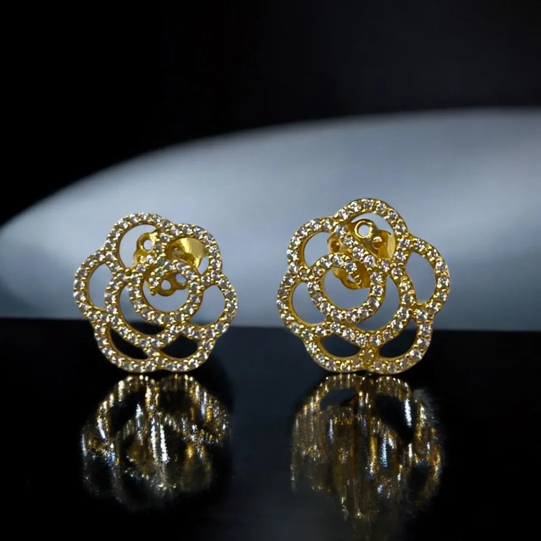 Boucles d’Oreilles Fleur en Or 18K