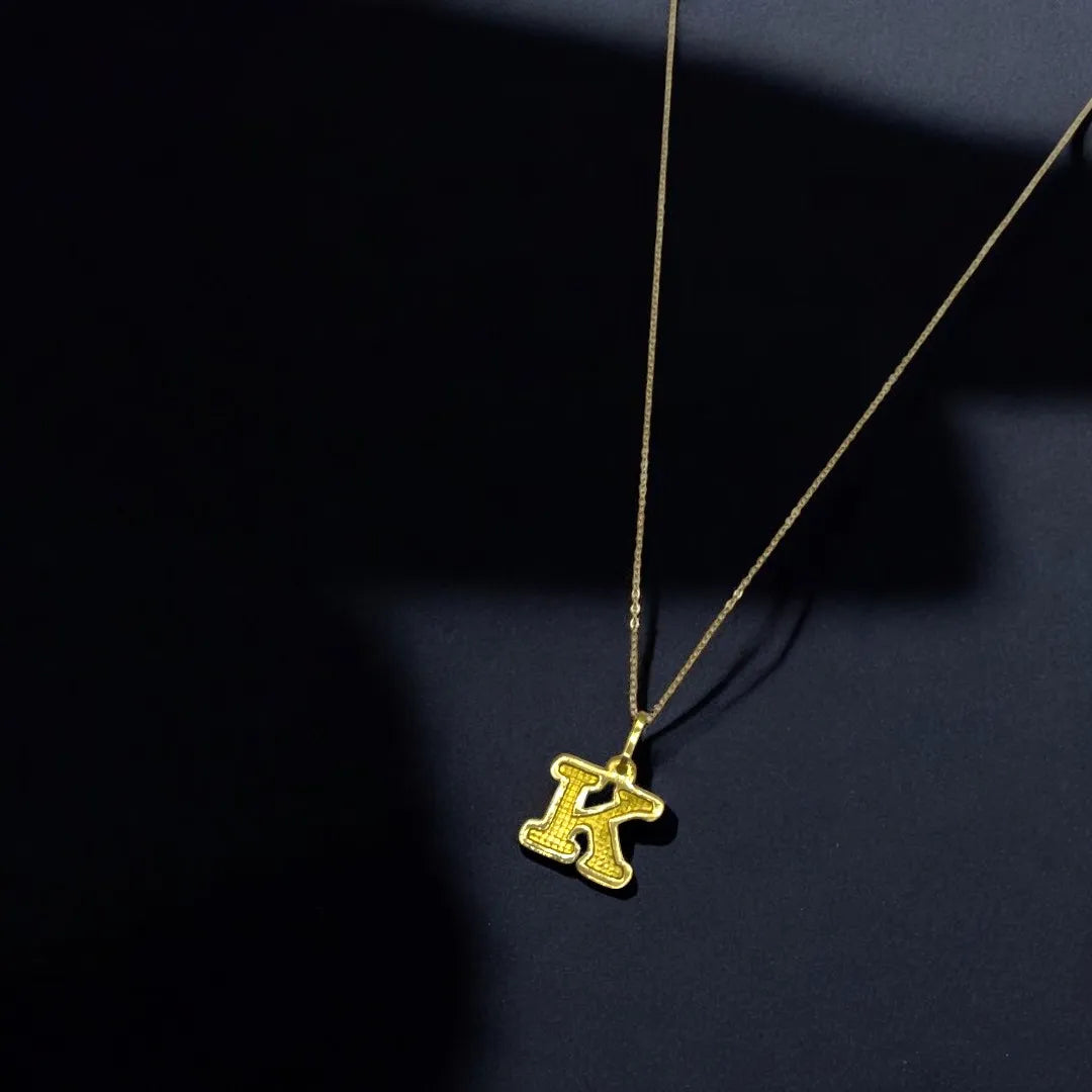 Chaîne Pendentif Lettre K en Or 18K