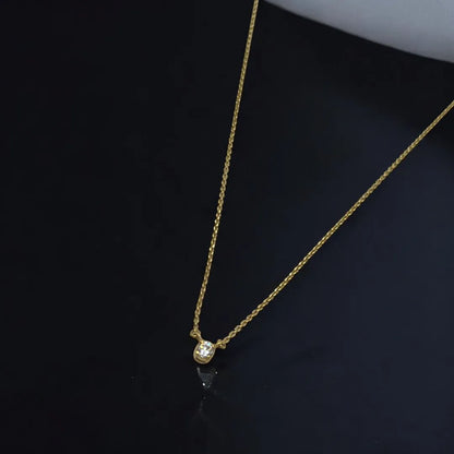 Chaîne Pendentif en Or avec Pierre Blanche