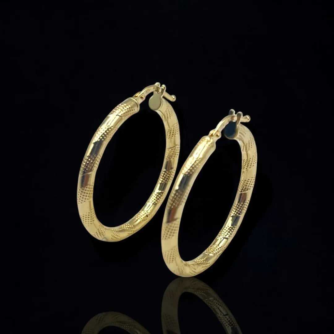 Boucles d’Oreilles en Or 18K – Élégance Discrète