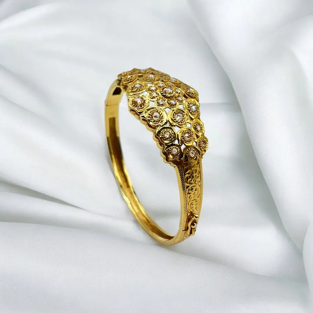 Bracelet Traditionnel en Or 18K Serti Rosaces