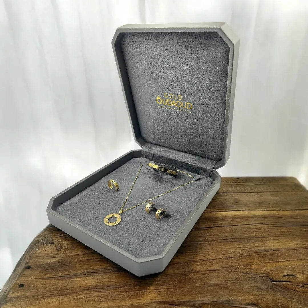 Ensemble Cartier en Or 18k – Élégance et Luxe