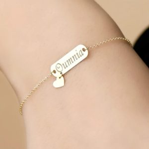 Bracelet personnalisé avec plaque dorée et cœur en Or 18k.Tous les prénoms disponibles [B.FETHI™]