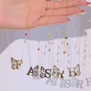 Collier en Or 18k un délicat pendentif papillon [B.FETHI™]