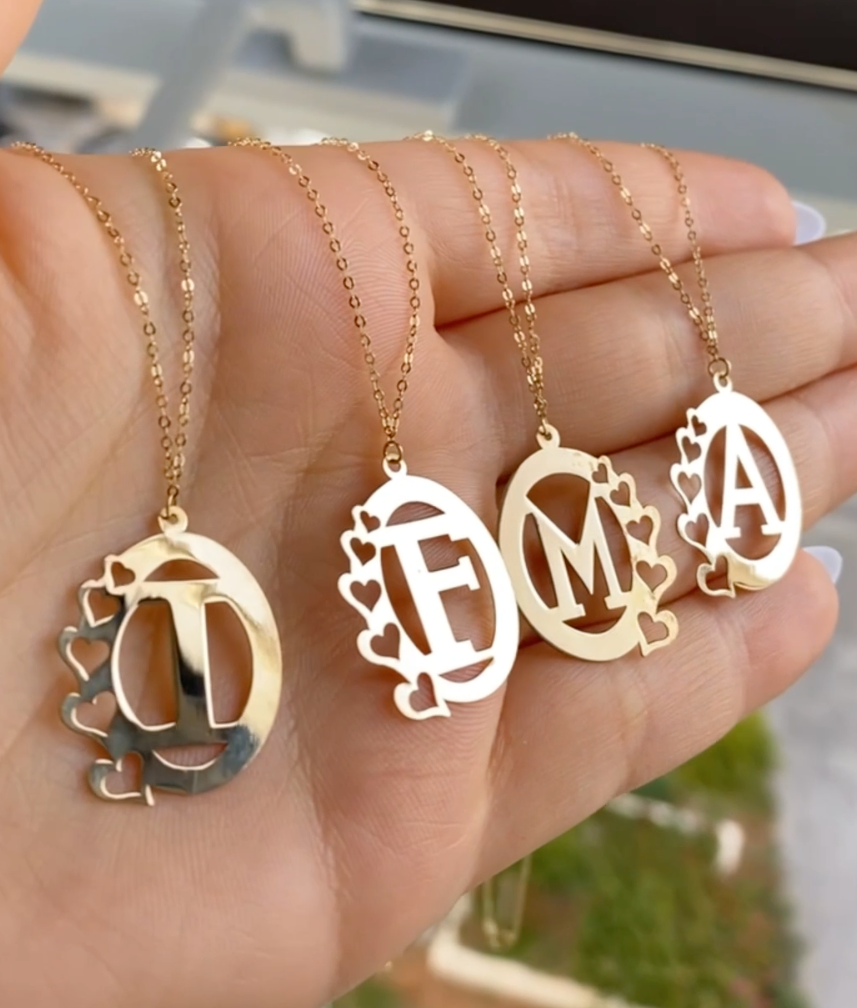 Collier en Or 18k - Pendentif Oval avec Lettre [B.FETHI™]