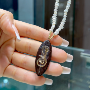 Collier OUD QMARI et Johar Avec Boules et fermoir en Or 18k - Toutes les Prénoms Sont disponible [B.FETHI™]