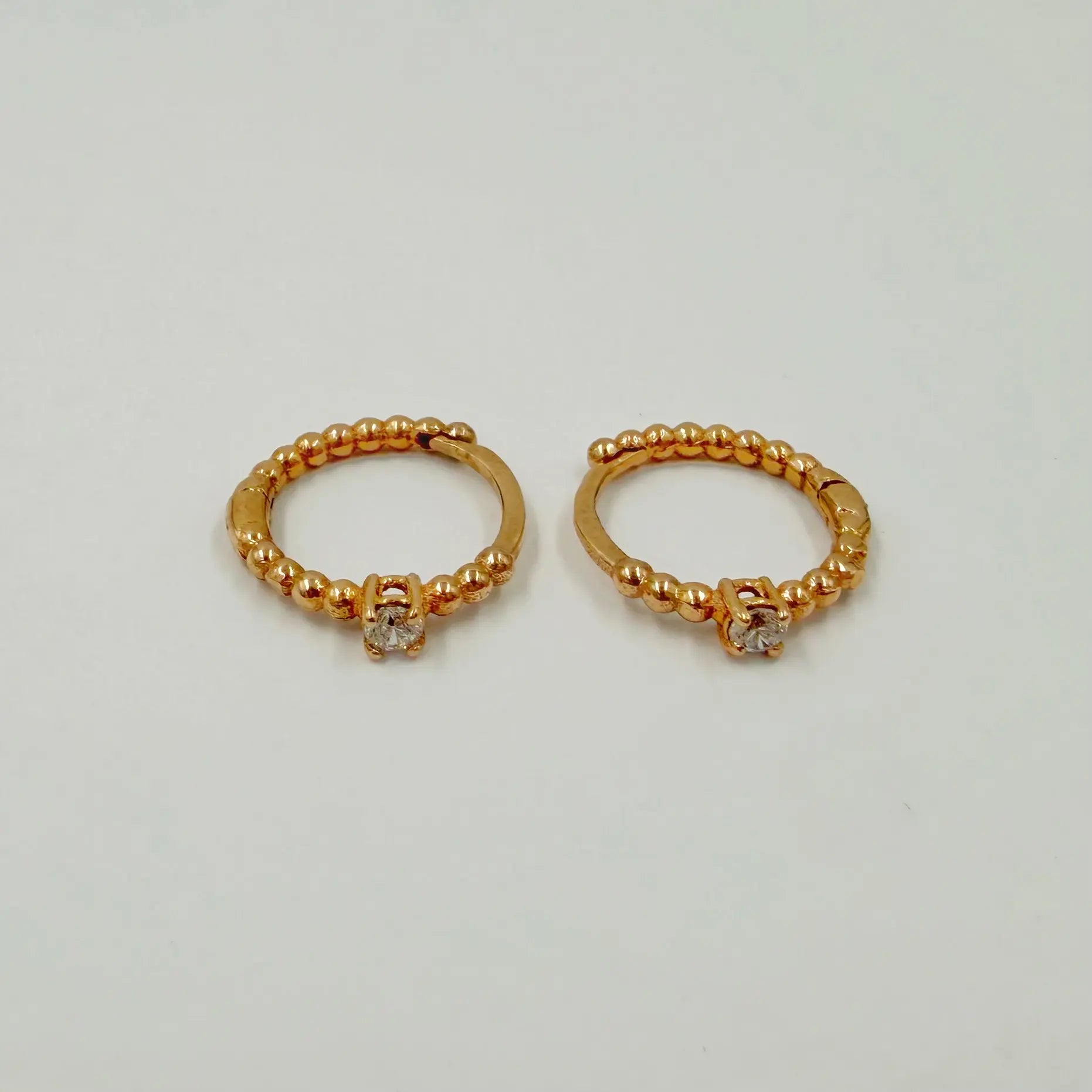 Boucles d'oreilles créoles perlées rose [B.FETHI™]