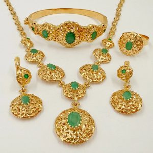 Parure traditionnelle en or rose avec pierres vertes – Collier, boucles d'oreilles, bague et bracelet motif rond [B.FETHI™]