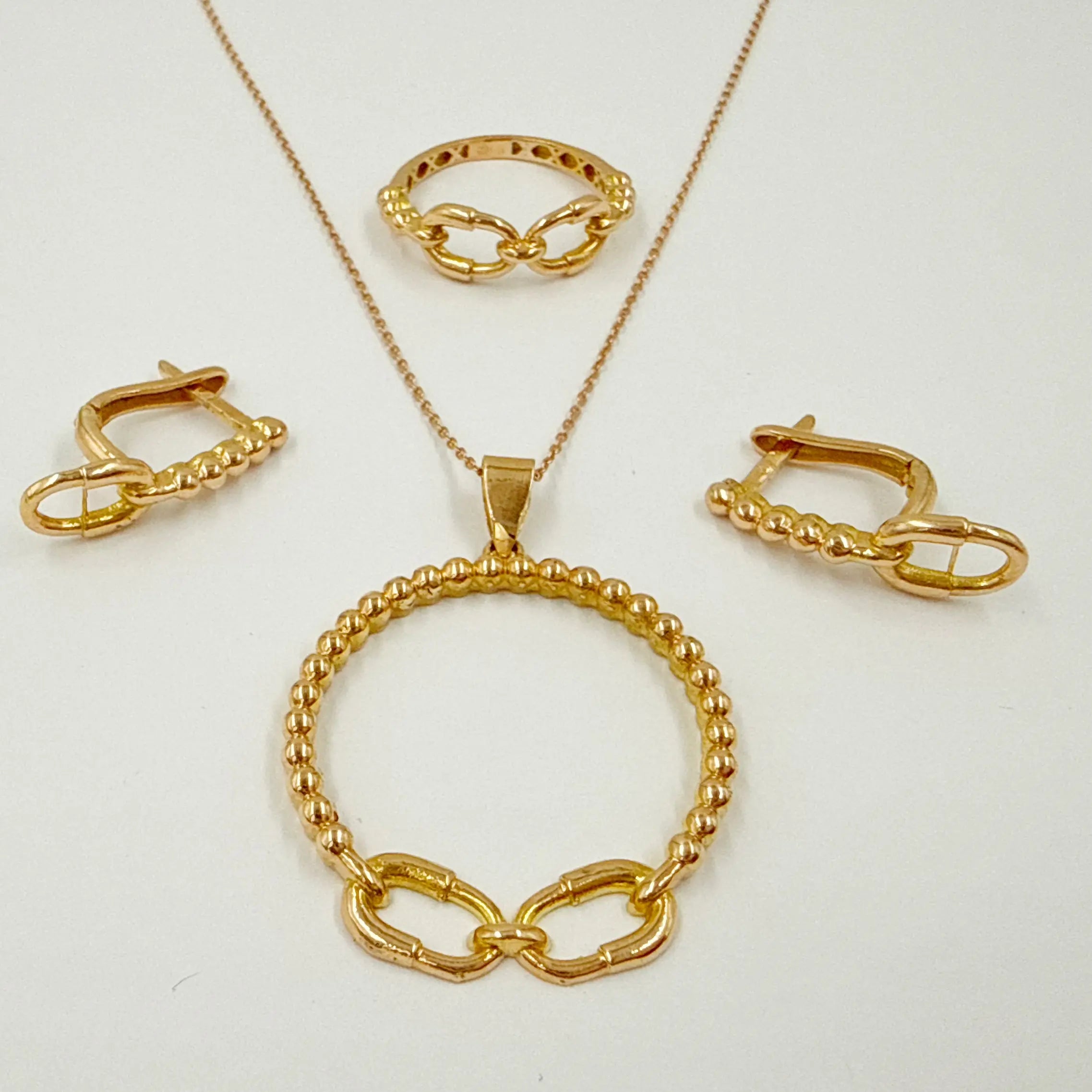 Parure Maille Élégance en or rose – Chaîne, pendentif, boucles d'oreilles et bague [B.FETHI™]